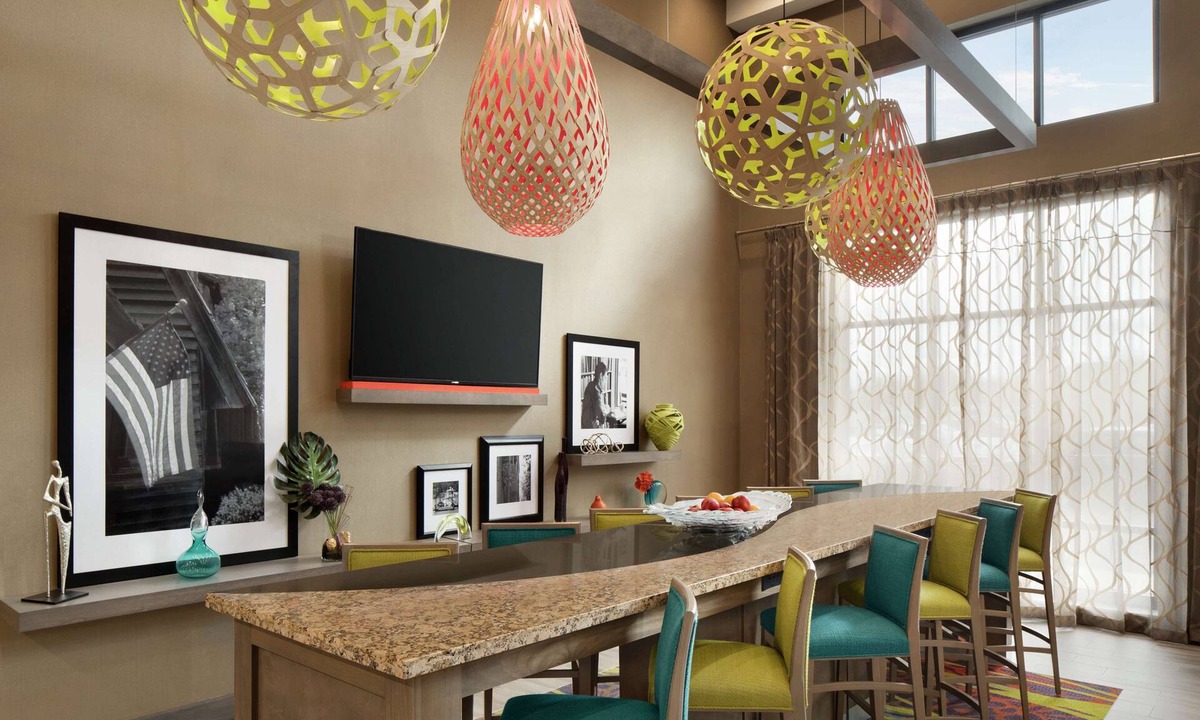 Alton Hotel | Hampton Inn & Suites St. Louis/Alton