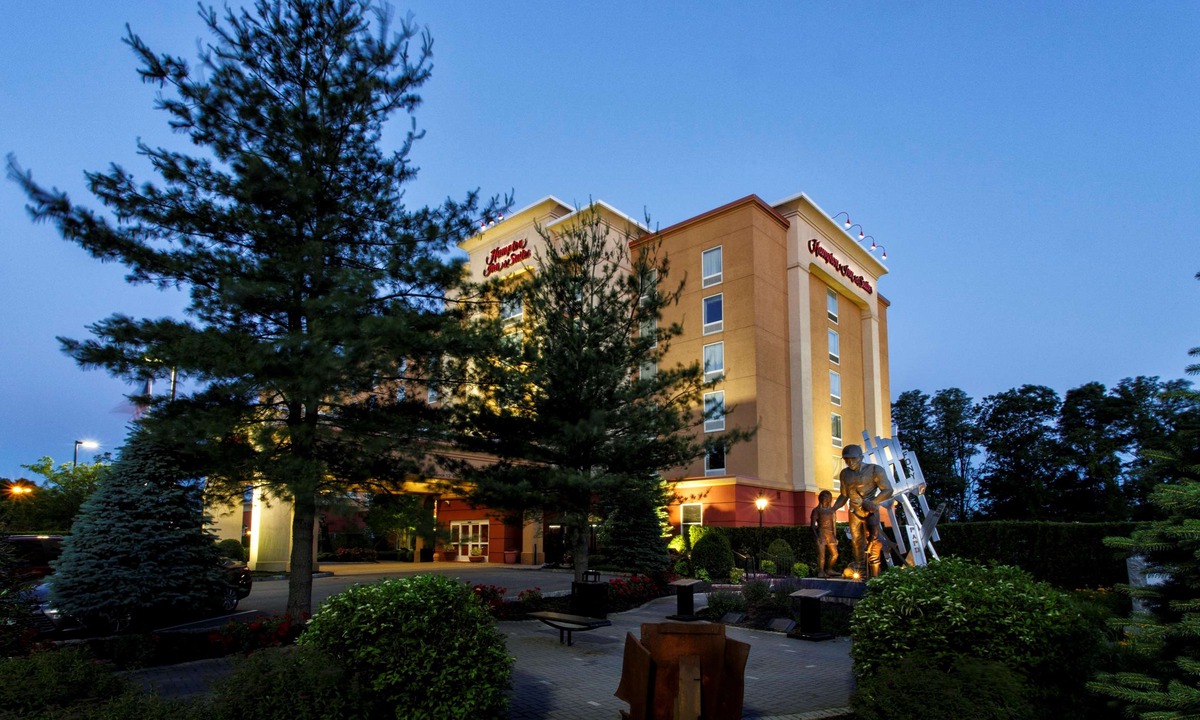 Bloomfield Hotel | Hampton Inn & Suites Staten Island