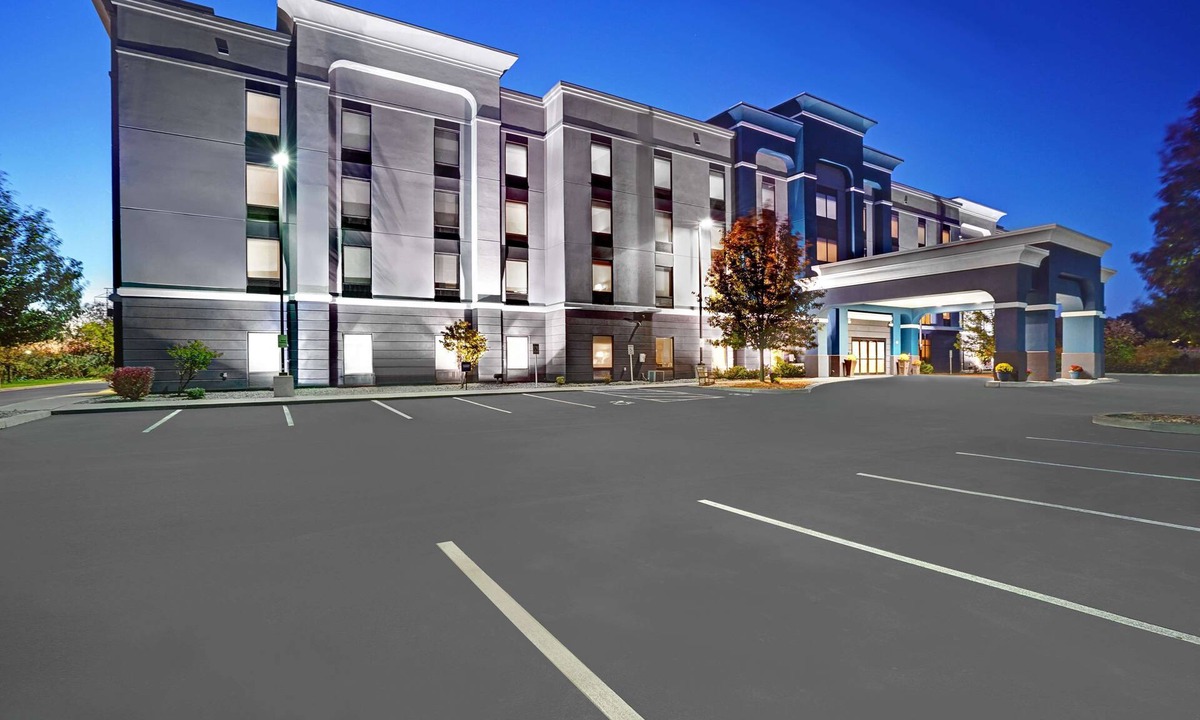 Eastside Hotel | Hampton Inn & Suites Syracuse Dewitt