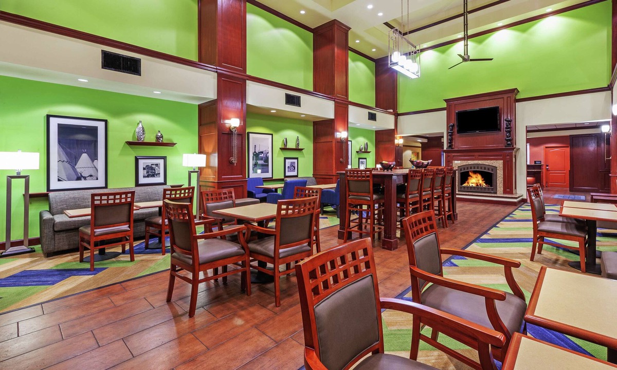 Owasso Hotel | Hampton Inn & Suites Tulsa North/Owasso