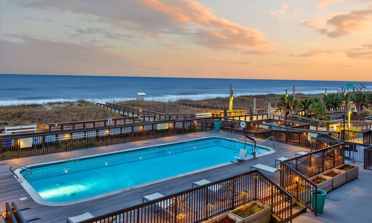 Carolina Beach Hotel | Hampton Inn & Suites Carolina Beach Oceanfront