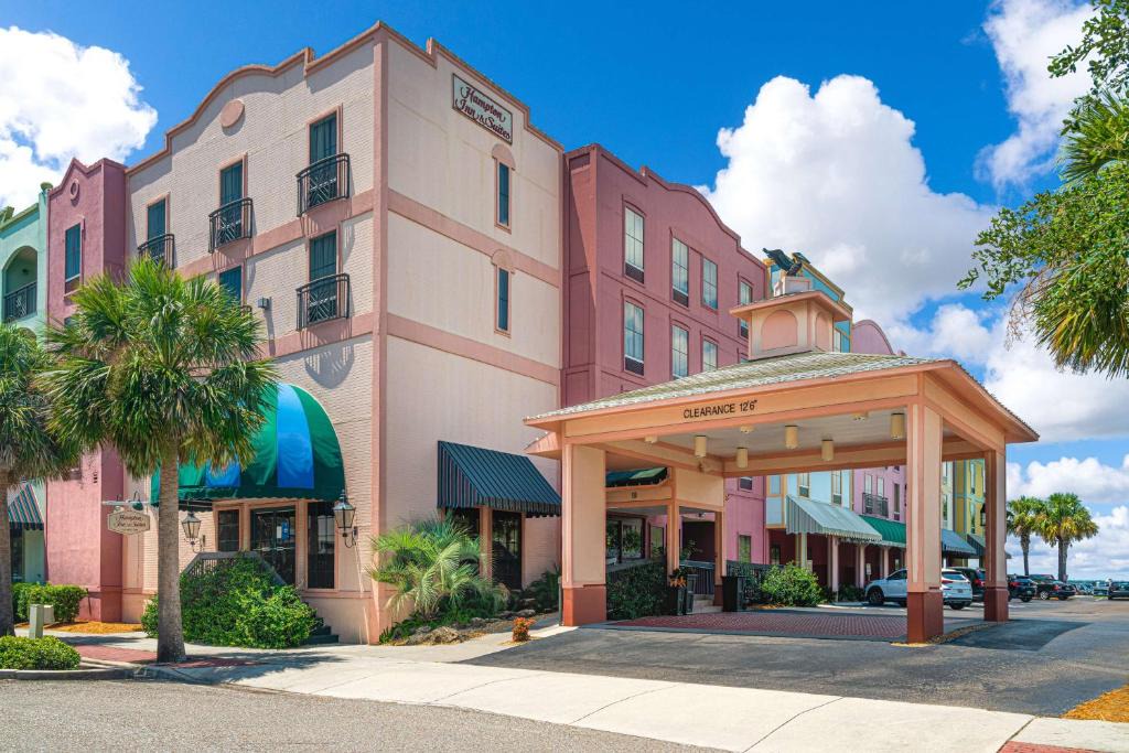 Fernandina Beach Hotel | Hampton Inn & Suites Amelia Island-Historic Harbor Front