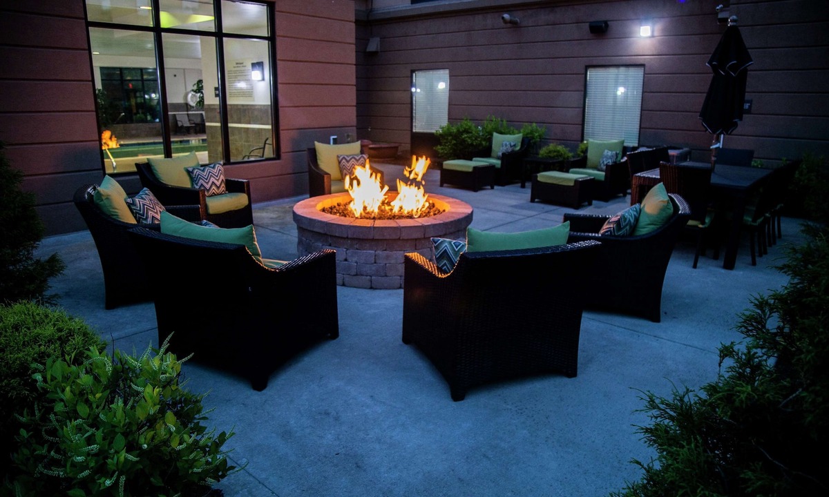 West Middlesex Hotel | Hampton Inn & Suites Sharon