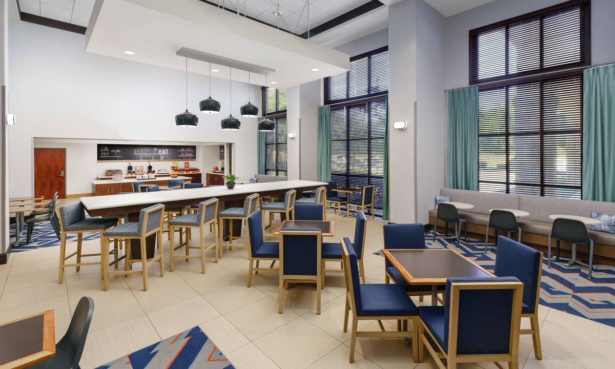 West Sacramento Hotel | Hampton Inn & Suites West Sacramento