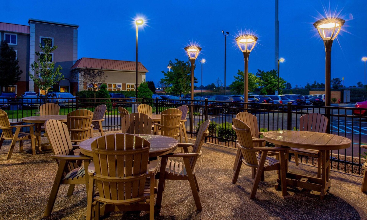 Wixom Hotel | Hampton Inn & Suites Wixom