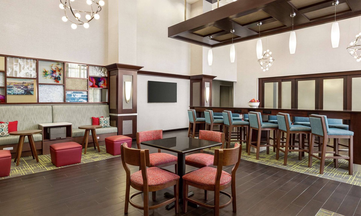 York Hotel | Hampton Inn & Suites York South