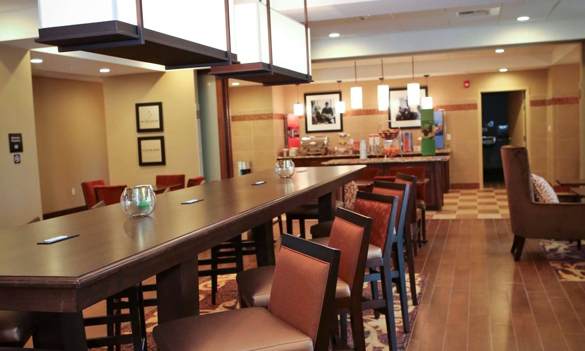 Union City Hotel | Hampton Inn Union City