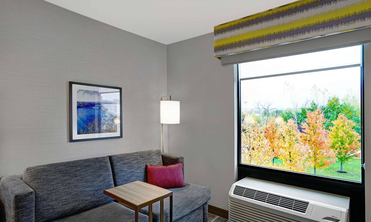 Utica Hotel | Hampton Inn Utica