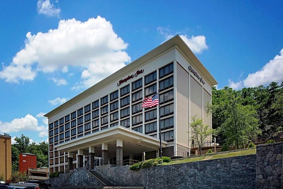 Elmsford Hotel | Hampton Inn White Plains