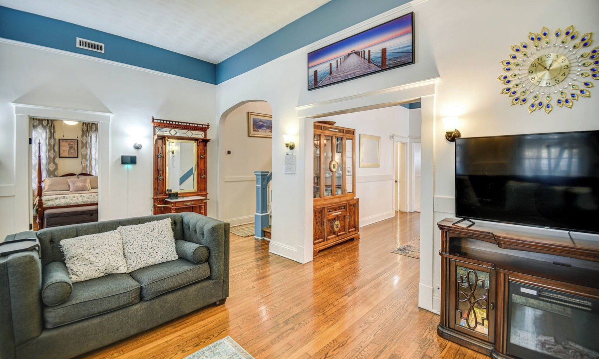 Hampton Cottage | Hampton Sanctuary w/Fire Pit & Fenced Yard!