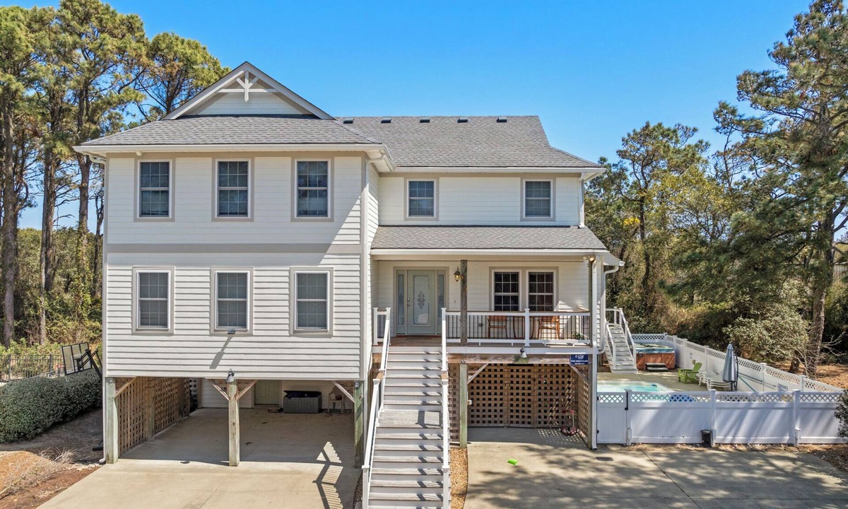 Corolla Light House | Hampton Street Retreat: Corolla Light, Pool, Spa