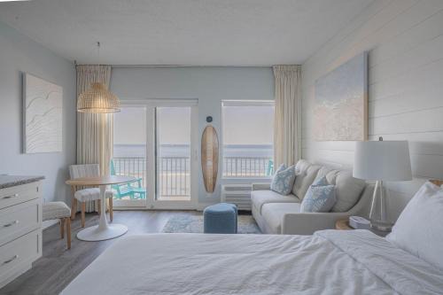 Hampton Apartment | Hampton Tides-Ocean View-Top Floor With Balcony