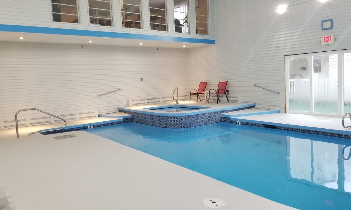 Hampton Hotel | Hampton Village Inn