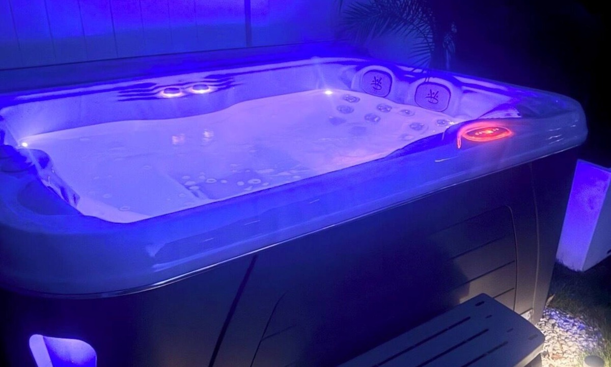 Hampton Bays House | Hamptons Retreat Hot Tub Minutes to Beaches