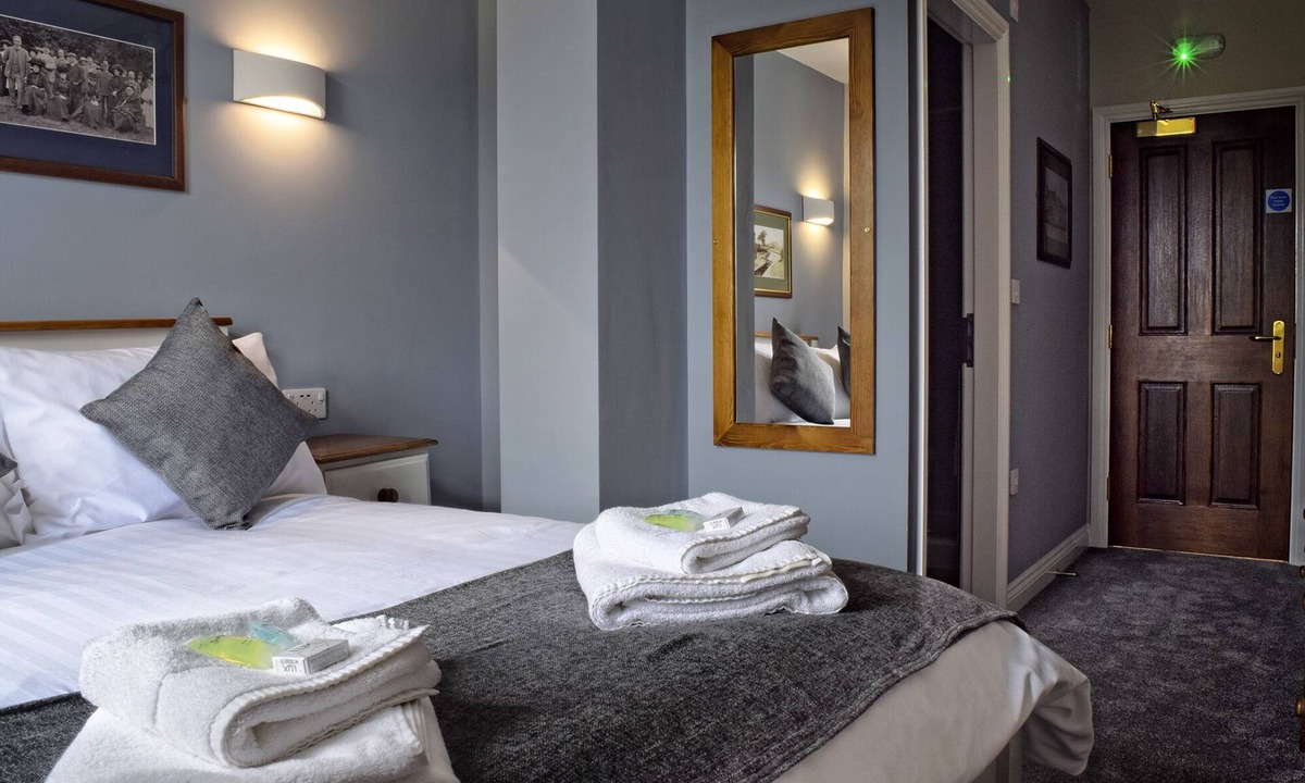 Bromsgrove Hotel | Hanbury Turn