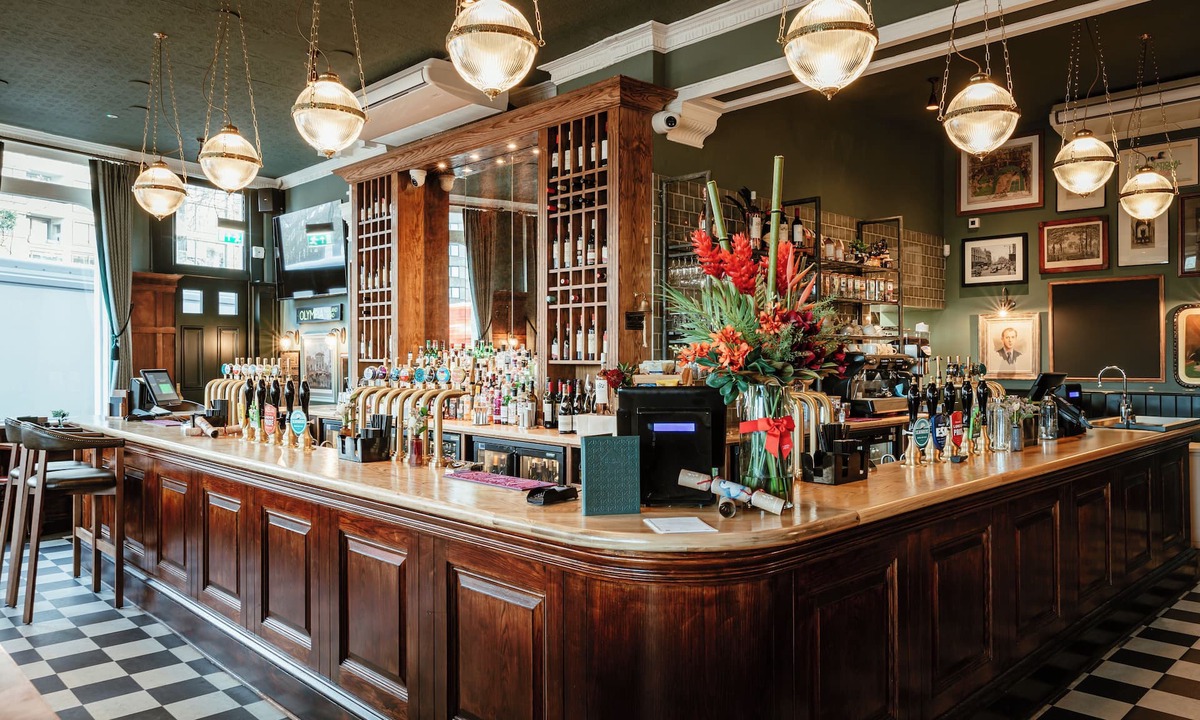 West Kensington Bed & Breakfast | Hand & Flower