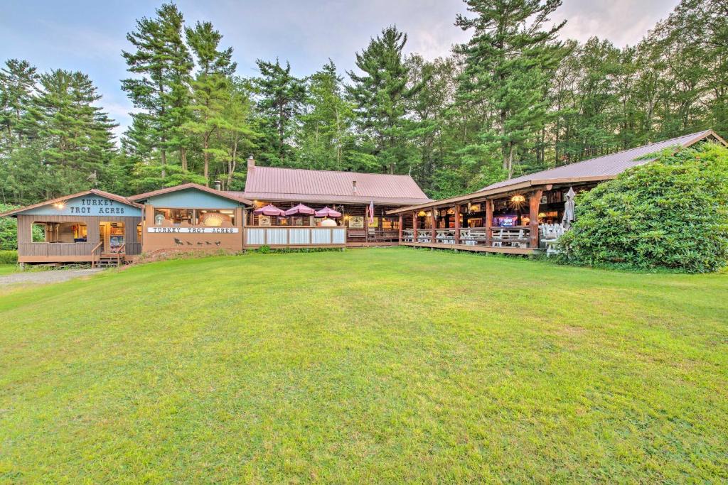 Candor House | Handcrafted Log Cabin in Candor: Group Getaway!