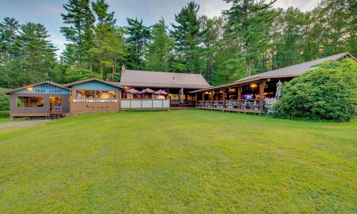 Candor Cabin | Handcrafted Log Cabin in Candor: Group Getaway!