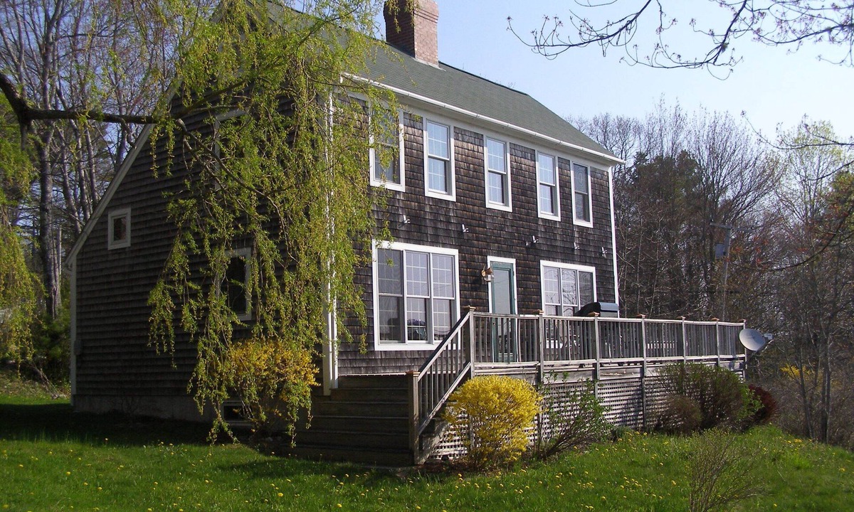 Medomak House | Handcrafted Post and Beam Saltbox