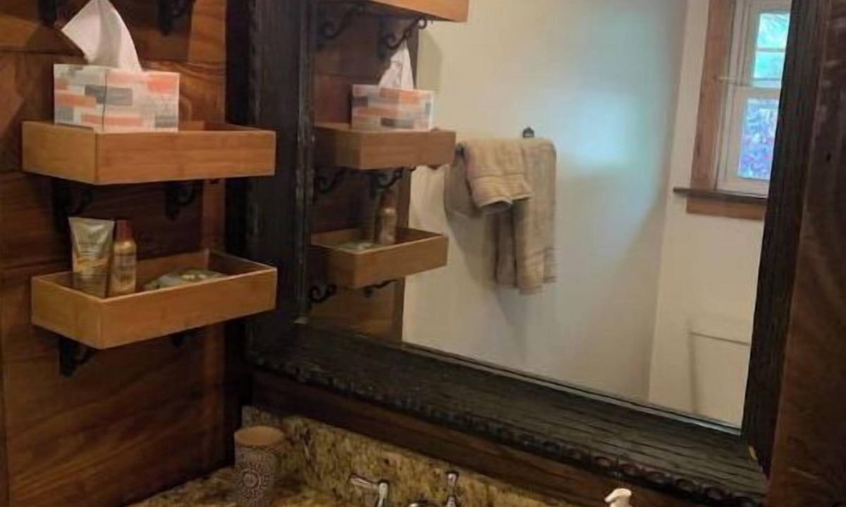 Versailles Cabin | Handcrafted Rustic Cabin on the Bourbon Trail