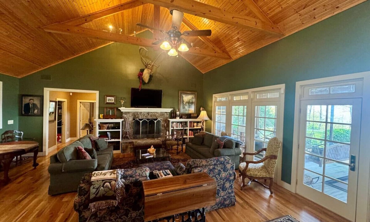 Monteagle House | Handicap Accessible 4 Bedrooms with Amazing Views on Monteagle Mountain