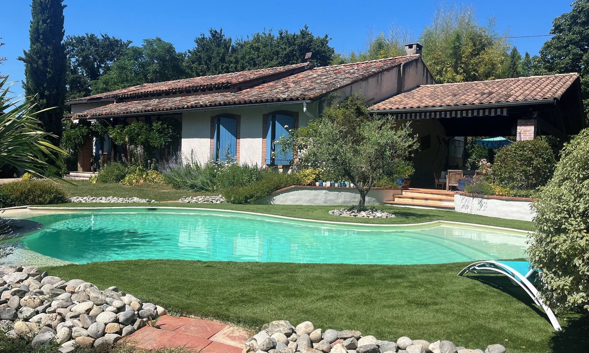 Prunet House | handicapped accessible country house with swimming pool