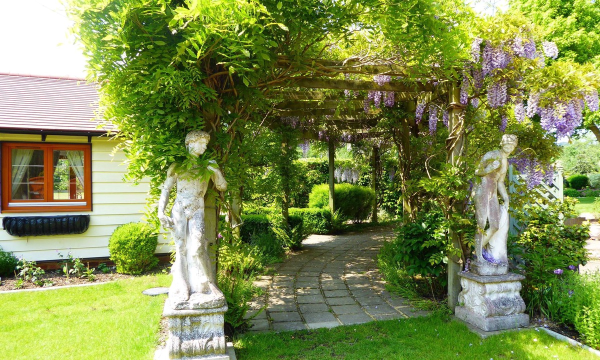 Lower Assendon Bed & Breakfast | Handywater Cottage B&B