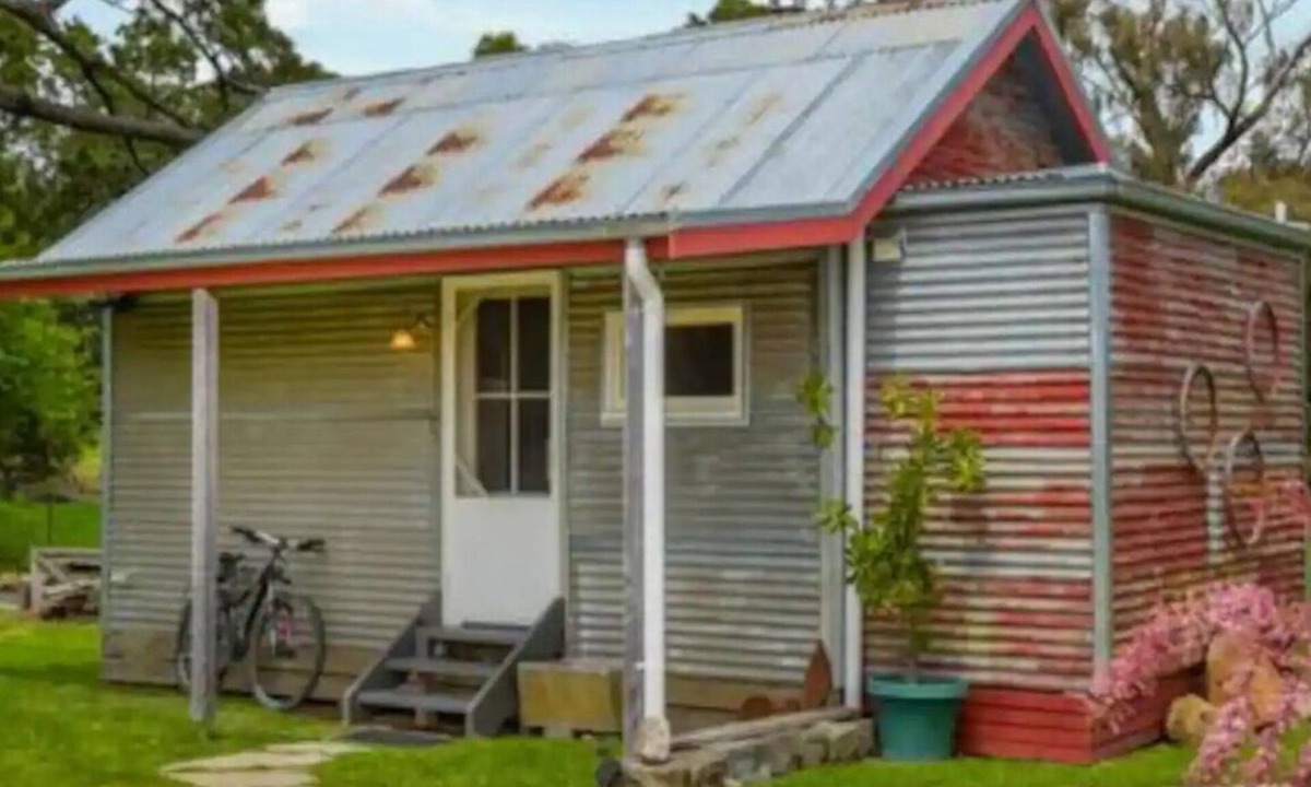 Newham House | Hanging Rock Farm Stay