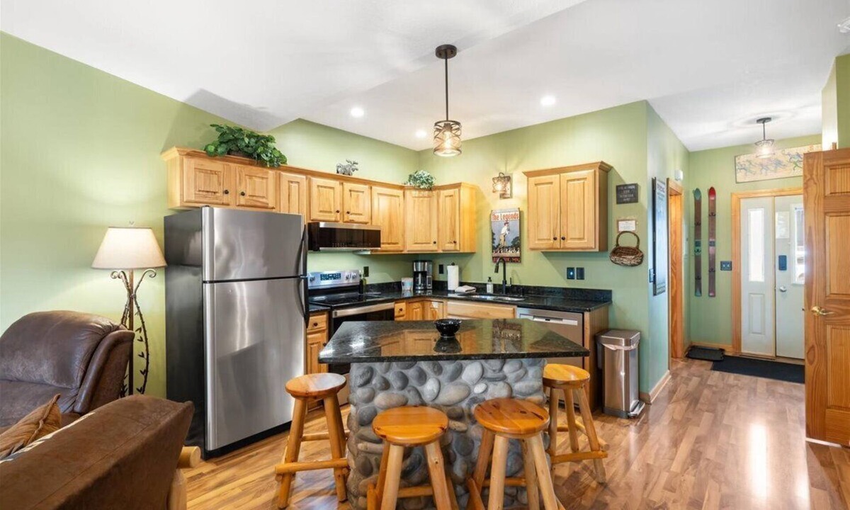 Biwabik Condo | Hank's Lake & Links: The Quarry