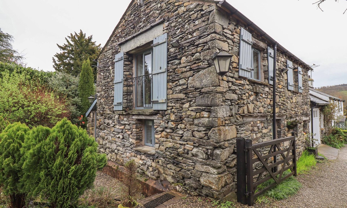 Hawkshead Cottage | HANNAKIN BARN, romantic in Hawkshead