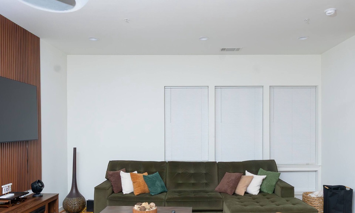Cedars Apartment | Happiness at NO-CHARGE in walkaway Akard Travelbae Luxe Haus