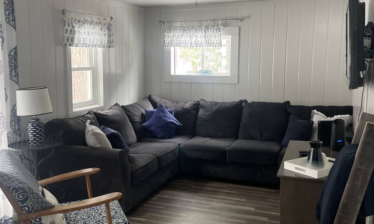 Northville Cottage | Happiness is checking into a Vrbo like this!