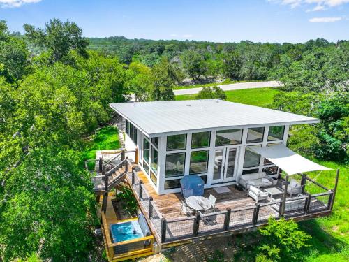 Blanco House | Happiness Ranch - Cypress Tree House