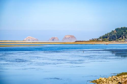 Tillamook House | Happy Camp Beachfront Cabin