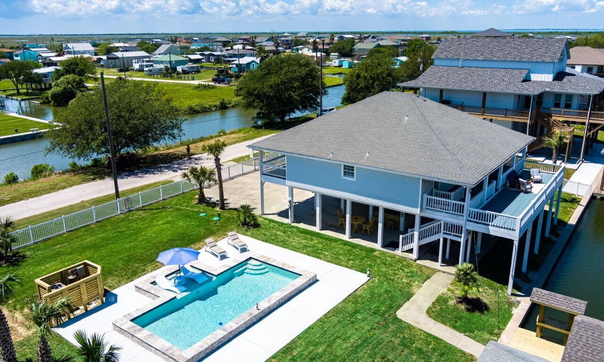 Crystal Beach House | Happy Days On Waterways - Pool, Boat Slip, Bay Access, close to beach!