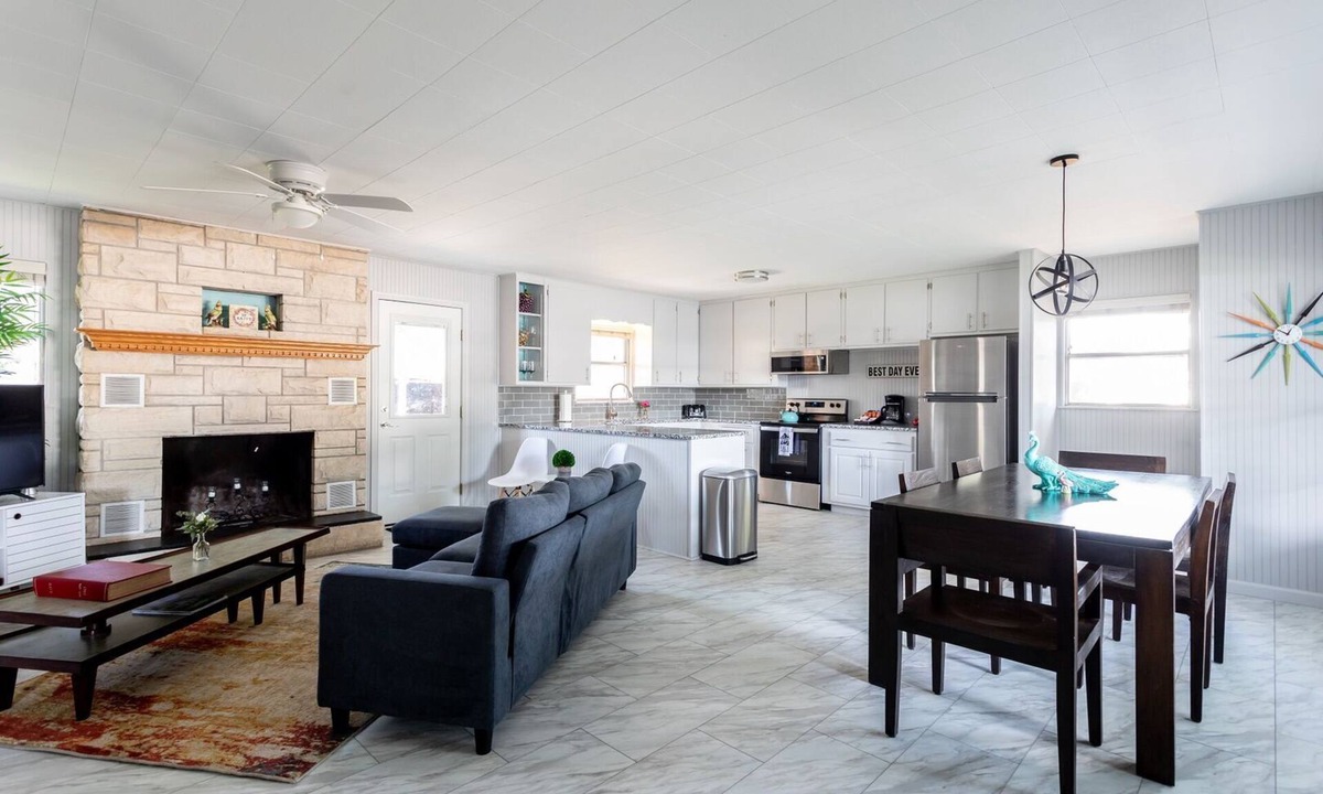 Fredericksburg House | Happy Days | Pet-friendly | Great Location