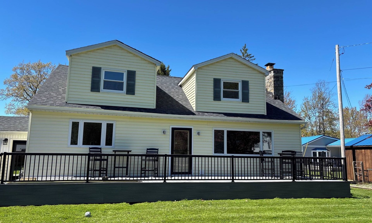 Lake Erie Beach House | Happy Haven- close to beach and Mickey Rats-recently bought