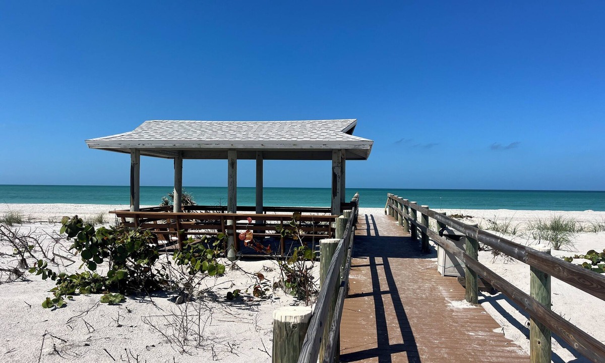 Placida House | HAPPY HIDEAWAY - GULF FRONT!