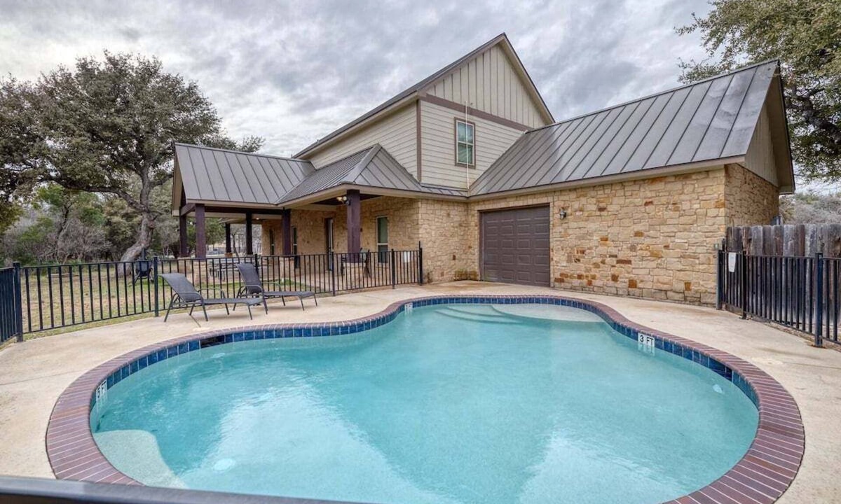 Concan House | Happy Hour @ Frio Premier Rental Homes