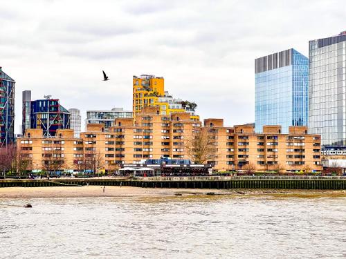 South Bank Apartment | Happy River Thames View Entire Apartment
