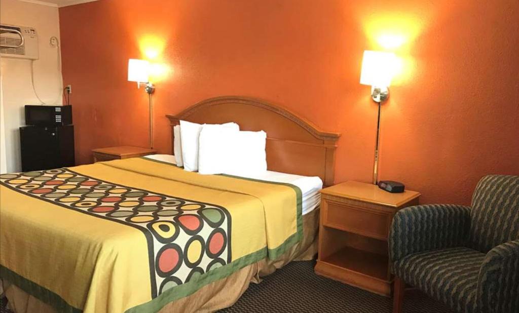 Hannibal Hotel | Happy Stay Inn