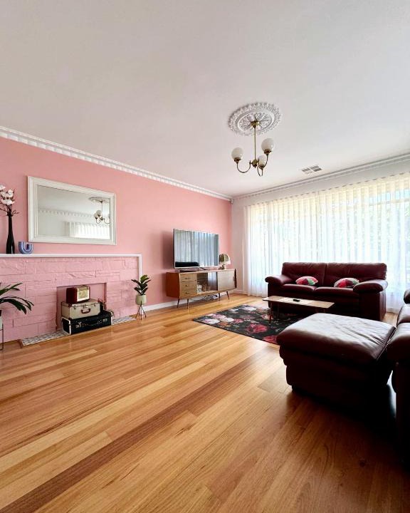 Shepparton South House | Happy Stays - Retro Haven