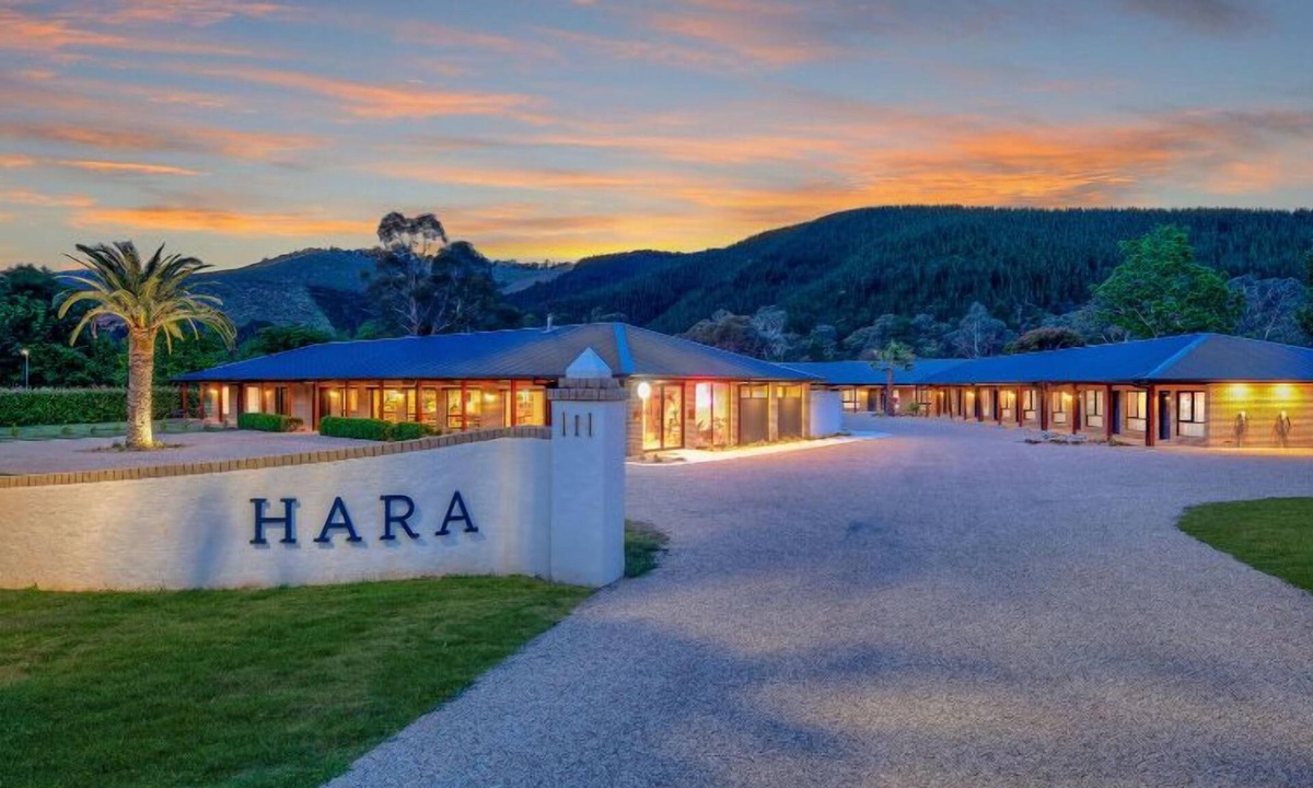 Bright Hotel | Hara House