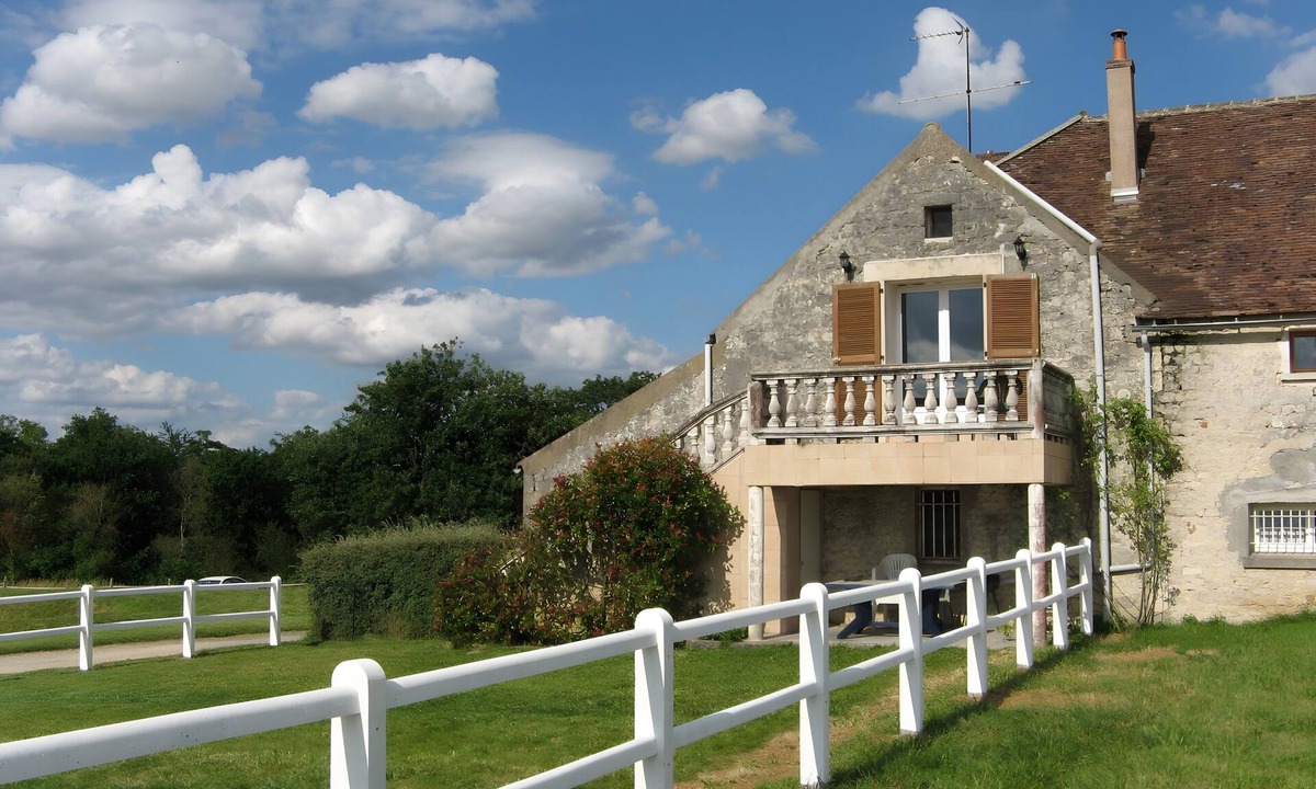 Poligny House | Haras De La Fontaine Datcha Holiday Home