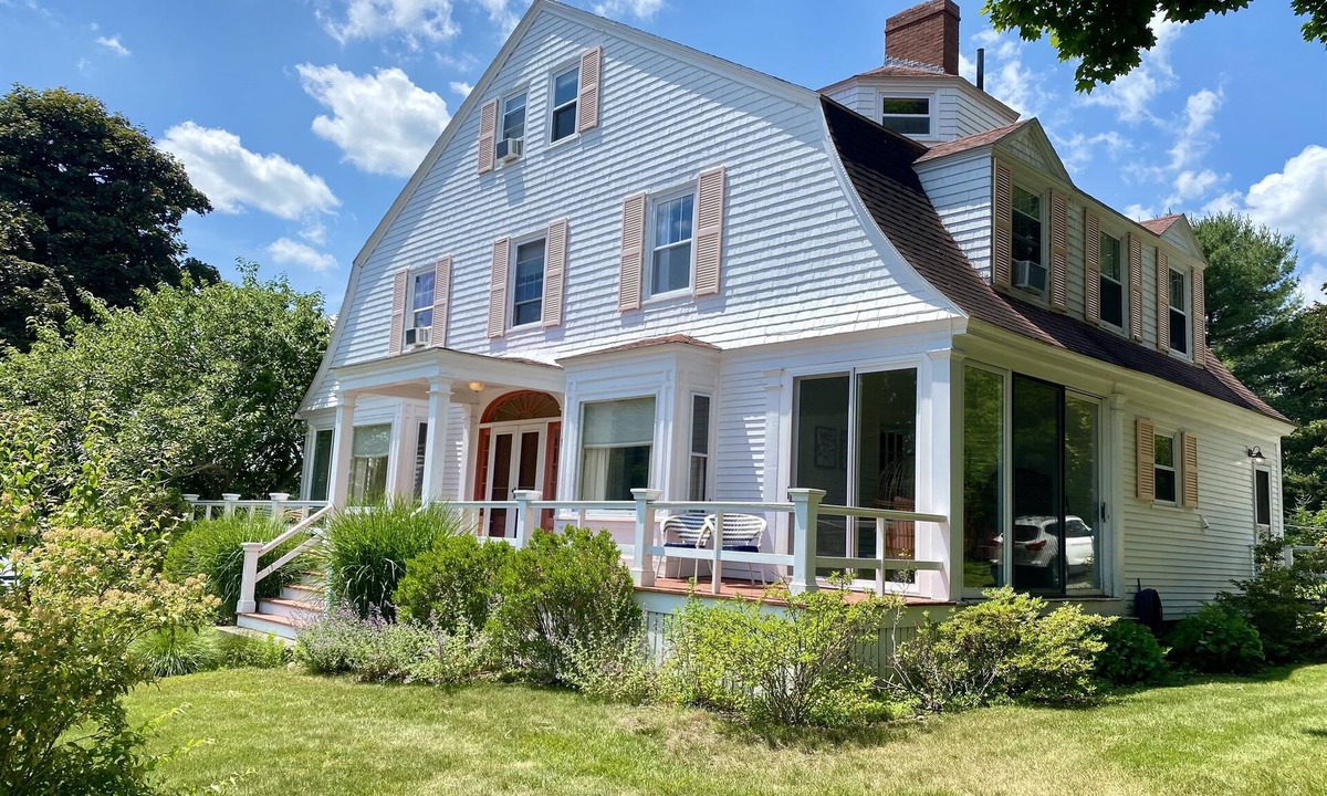 York Harbor House | Harbor Haven