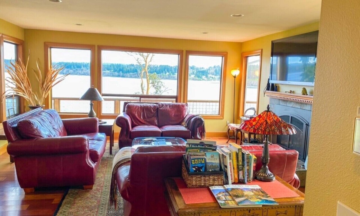 Freeland House | Harbor House Waterfront Home