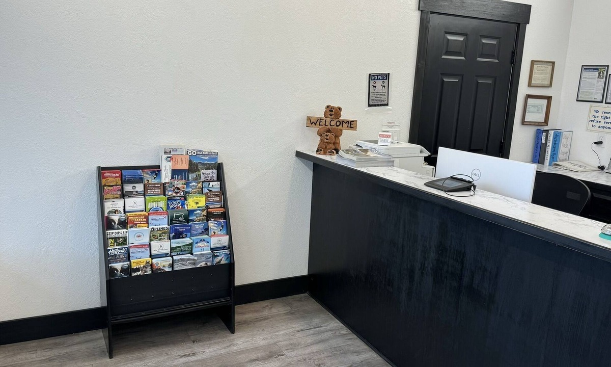 Brookings Hotel | Harbor Inn