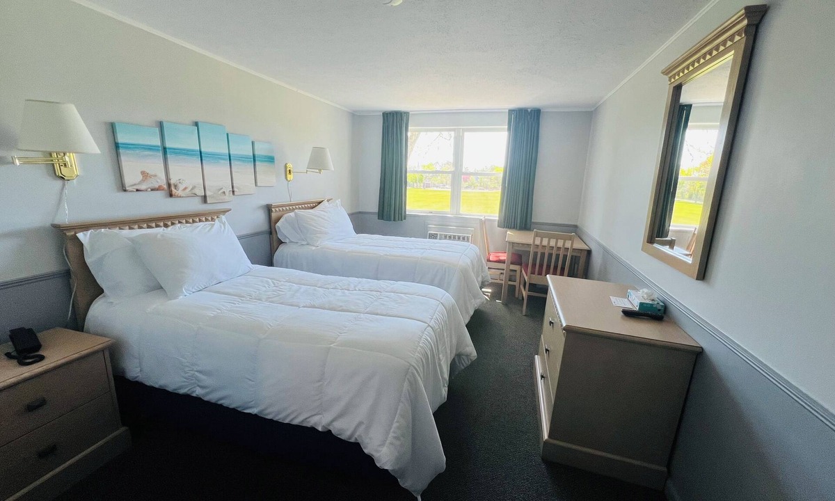 Tisbury Hotel | Harbor Landing Resort