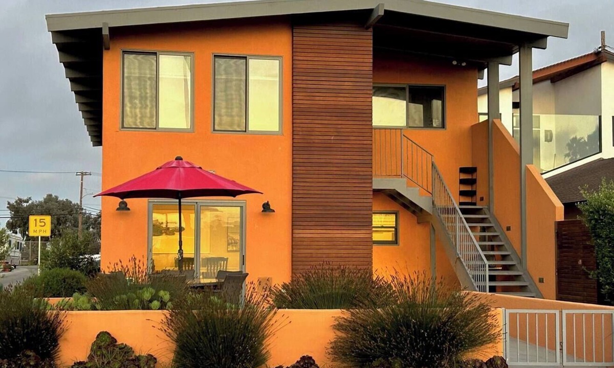 Silver Strand Condo | Harbor View Townhouse! Across from Kiddie Beach! Upper Unit + Dogs Welcome