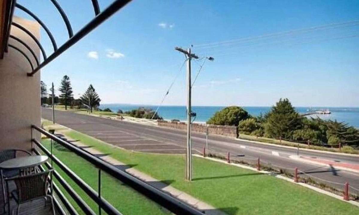 Portland Apartment | Harbor Views CBD 1 Bedroom Unit